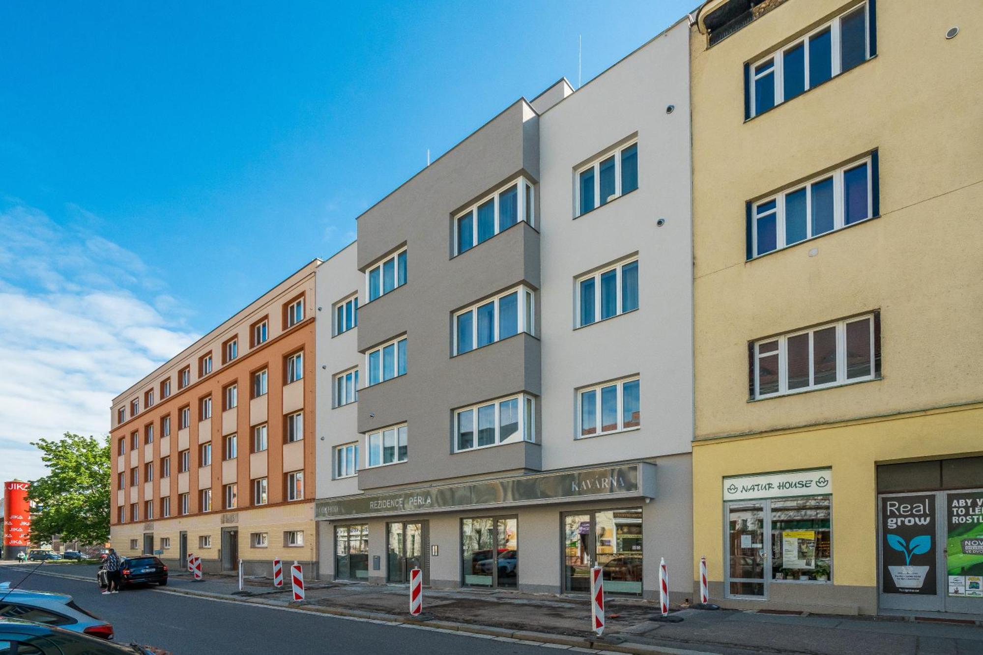Апартаменты Perla Hradce Градец-Кралове Экстерьер фото